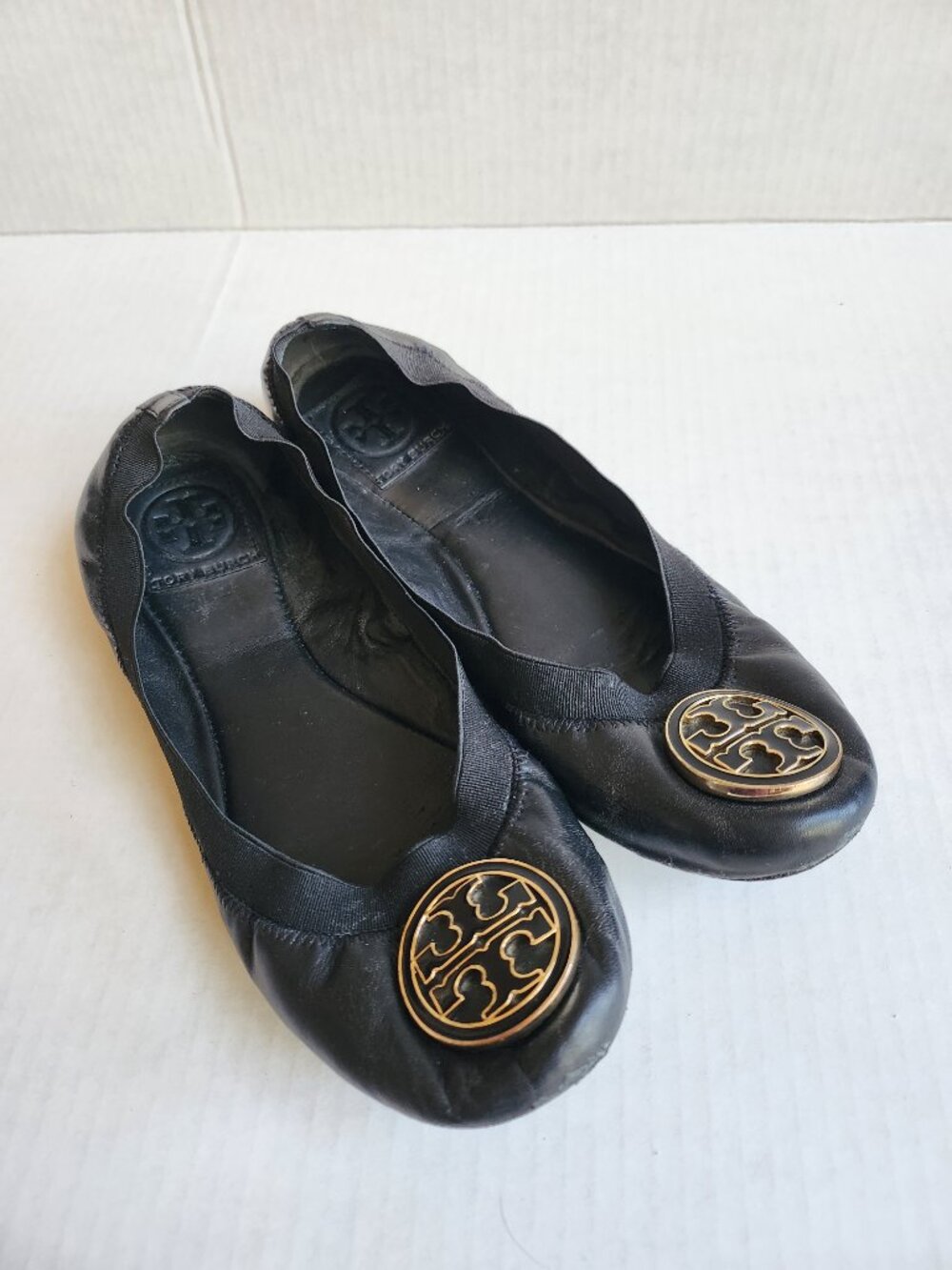 Tory Burch Black Leather Reva Ballet Flats Gold Logo Size 7 FLAWS: SELLING AS IS